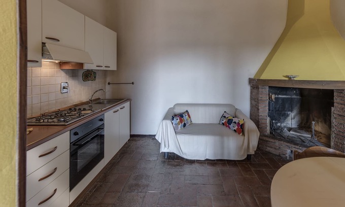 Mensanello Apartment | Vento d'estate apt.-apartment for 2 in the main village