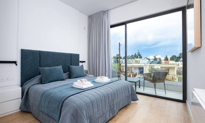 Universal Apartment | Verde Park V - Two Bedroom Apartment, Sleeps 4