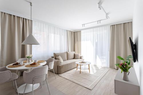 Jezyce Apartment | Very Berry - Słowackiego 7 - City Center Apartment, Parking, self check in 24h!