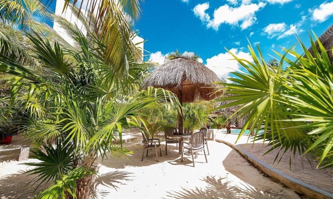 Progreso Municipality Apartment | Very chic 3BR Condo, tons of amenities, 1 block fr