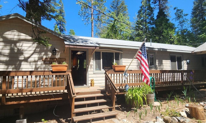Twain Harte House | Very Nice home walking distance to downtown restaurants and activities