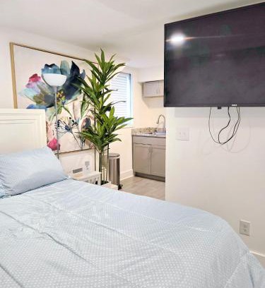 East Side House | Vessel Hotel Studio Suites of Atlanta, GA