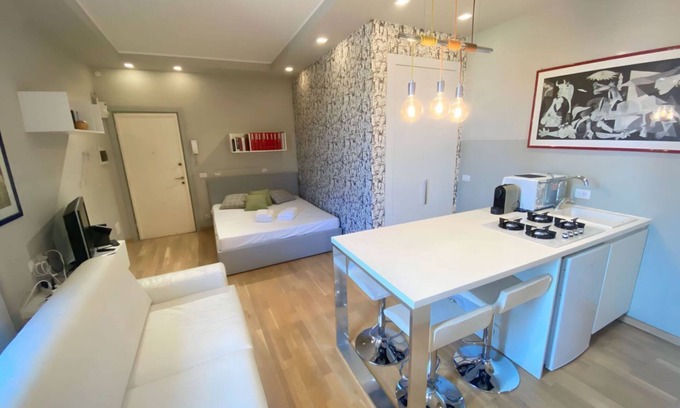 Calvairate Apartment | Viale Umbria White and Cosy Studio