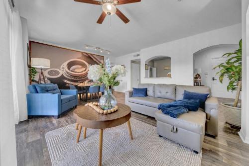 Tampa Apartment | Vibrant 2br2ba Minute To Airport & Westchase #11