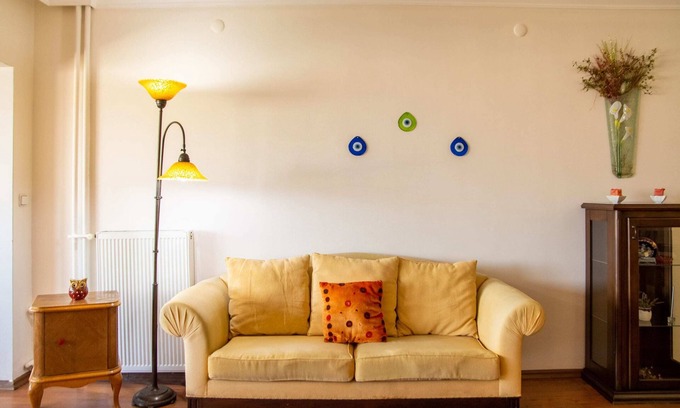 Karsiyaka Apartment | Vibrant Flat near Trendy Attractions in Karsiyaka