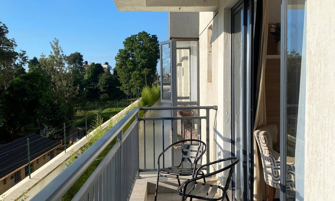 Gathanga Bed & Breakfast | vibrant Ruaka"Ruaka Loftel: Stylish & Serene with WI-FI and a/c