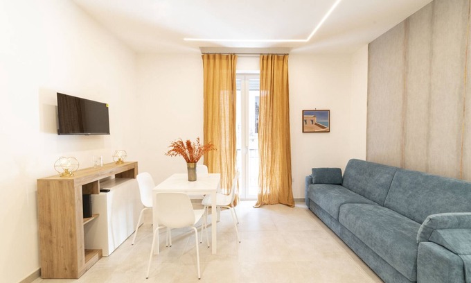Naples City Centre Apartment | Vico Cangiani al Mercato, 20