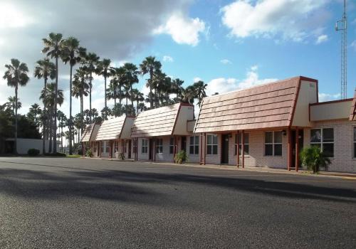 Donna Hotel | Victoria Palms Inn and Suites