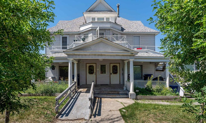 East Kootenay Apartment | Victorian Suite | Historic Charm & Timeless Style!