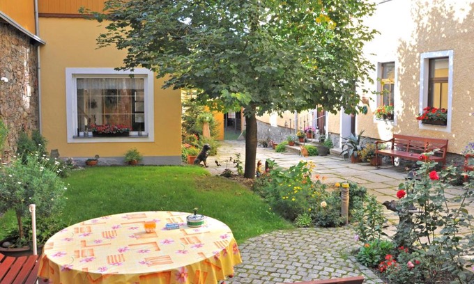 Annaberg-Buchholz Apartment | Vierseitenhof