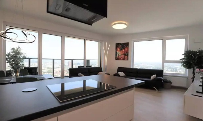 Old Town Apartment | View of the city from the 30th floor, parking included in the price