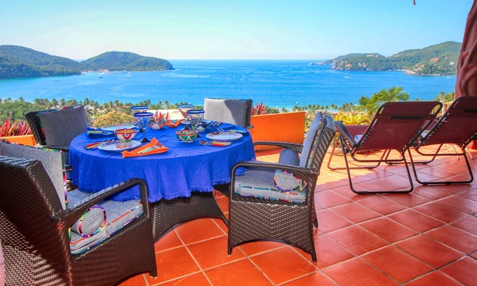 Ixtapa - Zihuatanejo Condo | VIEWS Beach Designer Upscale 2-4 adultsnBest Location CASA ZIH LaRopa Playa