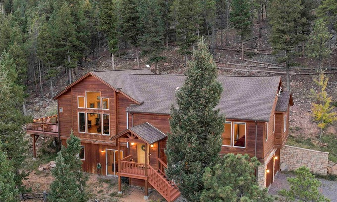 Evergreen Cabin | VIEWS! Mountain Cabin w/Saltwater HotTub/Firepit. Close to Trails/Fall leaves