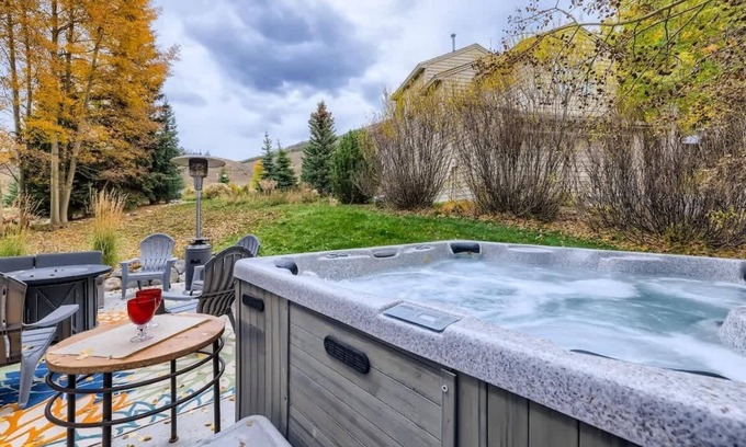 Dillon House | Views of Lake Dillon,Central location w/Hot tub!