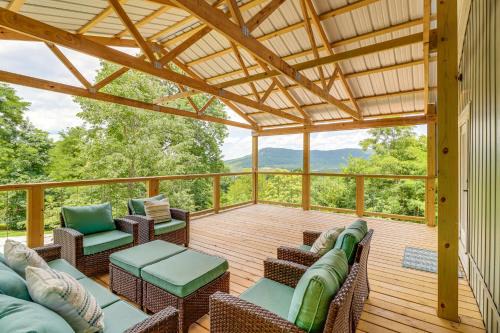 Parthenon House | Views on 12 Acres Ozark Mountain Cabin!
