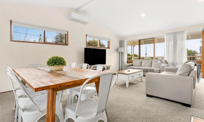 San Remo House | Views on Broadway