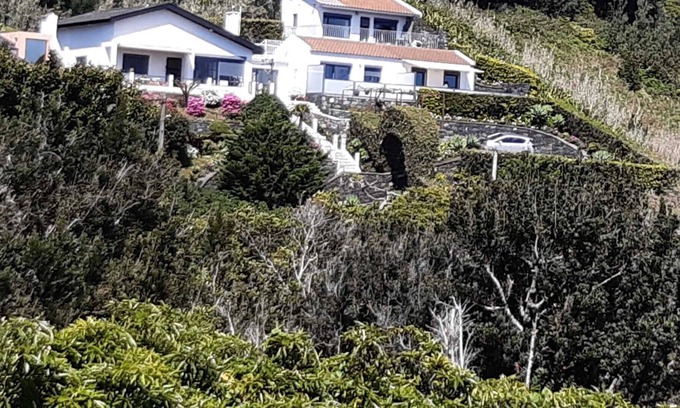 Caloura Apartment | VILA BELA - House with views to the sea and mountains