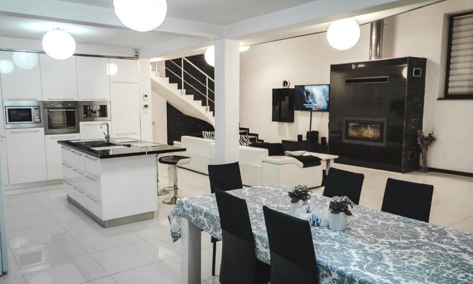 Alba Iulia Villa | Vila Carolina Apulum