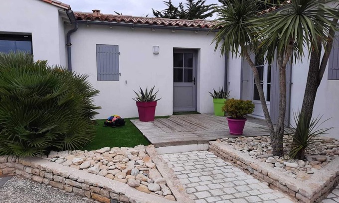 Le Bois-Plage-en-Re Villa | Villa, 1 to 8 persons, 50 meters from the beach, Le Bois Plage en Ré