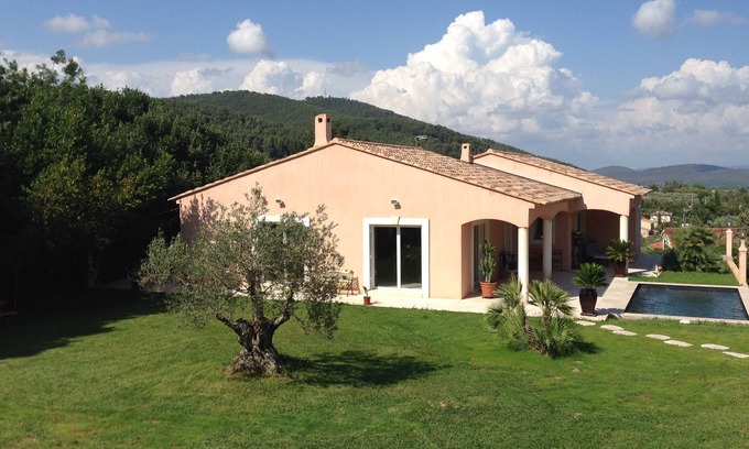 La Farlede Villa | VILLA 160M2 CLIMATISEE OF FULL FEET - POOL LAND 2500M2 TO 8KM OF THE SEA
