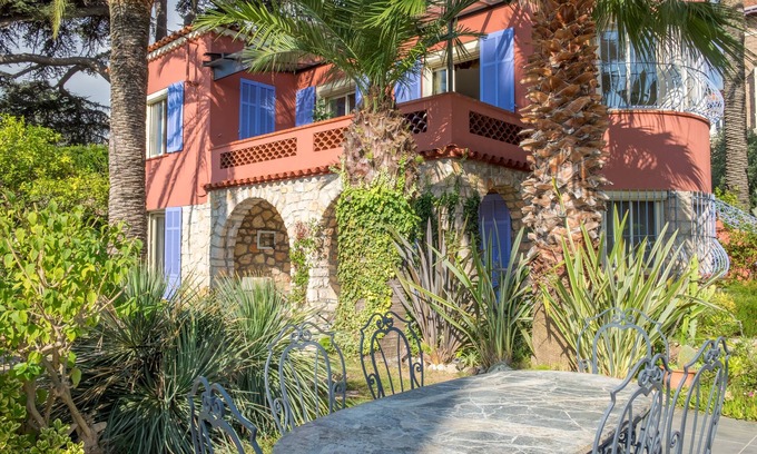 Cannes Villa | Villa, 2 rooms, 64m2, Garden level, sleeps 4(+2), 80m sea, private garden