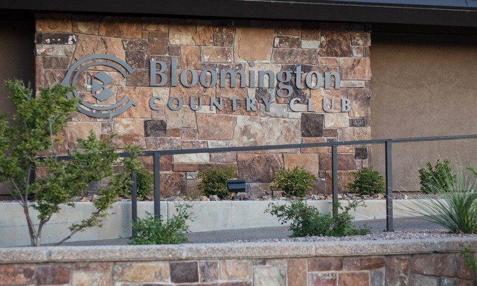 Bloomington Condo | Villa 20 - Dog Friendly Upper Level -8 Bikes Included