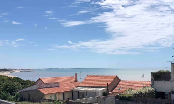 Chatelaillon-Plage House | Villa 4/6 Personnes 200m Plage Bord de mer - La Rochelle/Angoulins s/mer