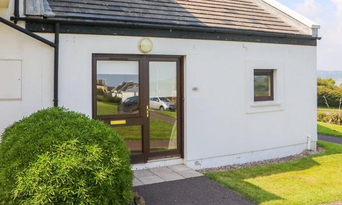 Youghal House | VILLA 44, family friendly, with a garden in Youghal, County Cork