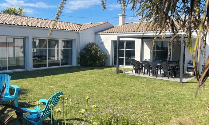Saint-Denis-d'Oleron House | Villa 9 Couchages Plages Huttes Proche Phare Chassiron 150m de la Plage