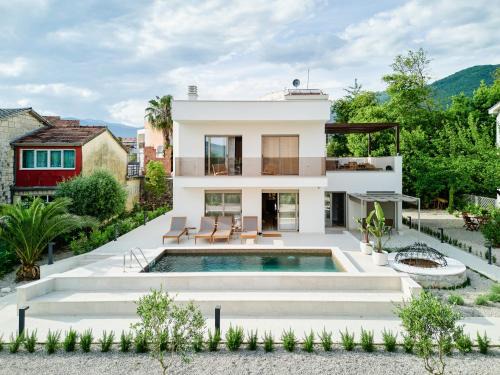 Tivat Villa | Villa A Cappella