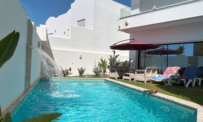 Hammamet Interieure Villa | Villa a Hammamet Centre, 300 Metre du Theatre, Piscine, Climatisée, 4 Chambre