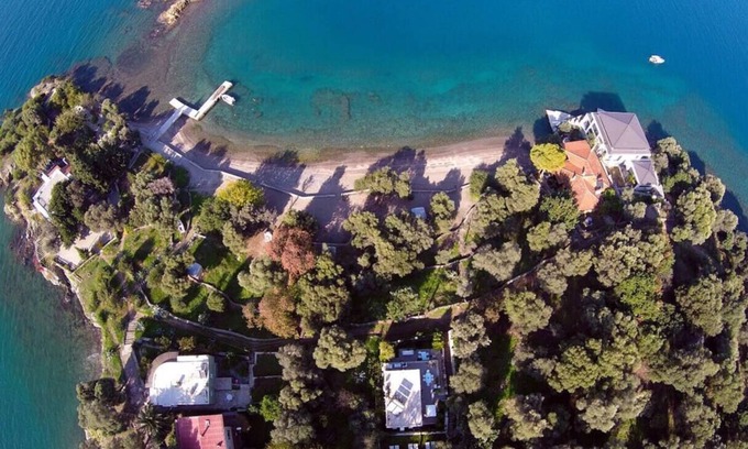 Fethiye City Center Villa | Villa Ada; beachfront in Fethiye sövalye islandnn