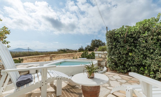 Agkidia Villa | Villa 'Aeolos Cleo' with Sea View, Wi-Fi and Air Conditioning