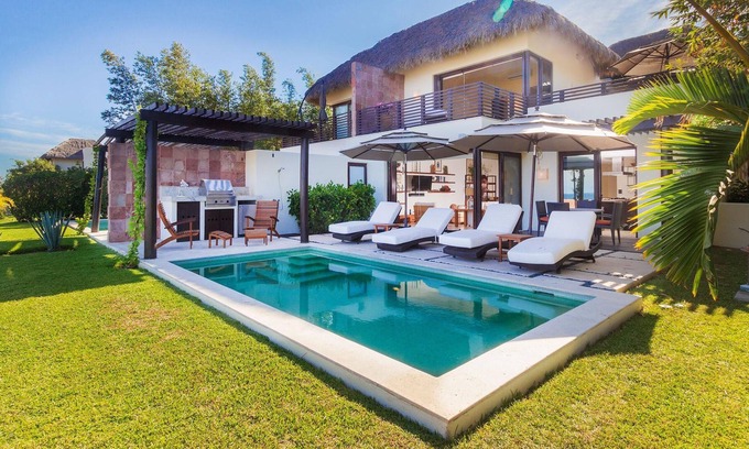 Emiliano Zapata Villa | Villa Aguamarina in Porta Fortuna by Personal Villas - Beautiful Pool and Beach