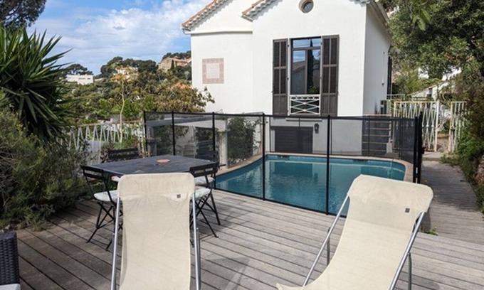 Toulon House | Villa Années 30, Familiale, Dans le Quartier du Mont Faron, vue mer et Piscine !