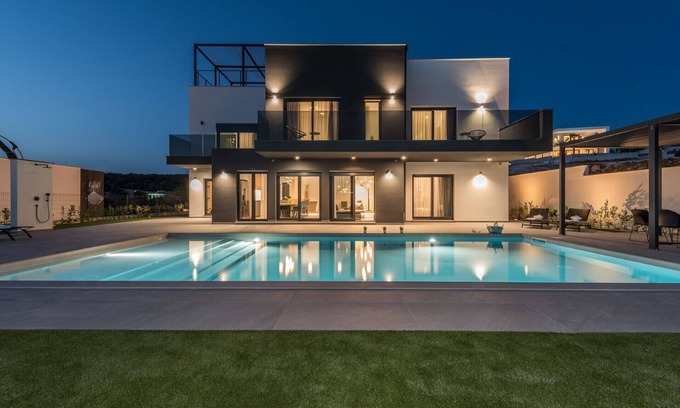 Jakisnica Villa | Villa Aria with Heated Pool, Sauna & Jacuzzi