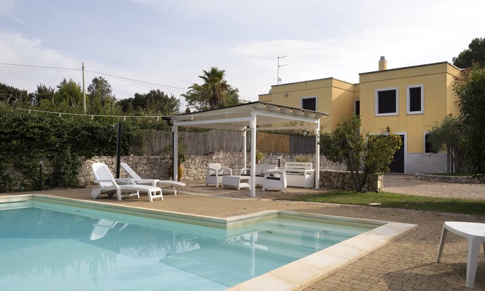 Selva di Fasano Villa | Villa 'Arisa with Pool' with Shared Pool, Wi-Fi and Air Conditioning