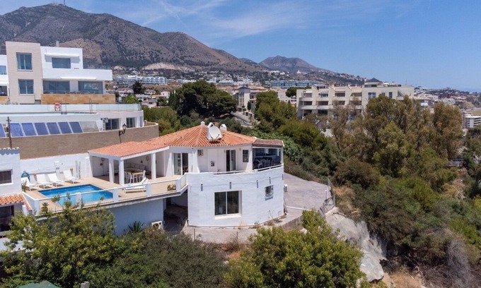 Torreblanca Villa | Villa Arriba with Heated pool, Sea views, Near beach