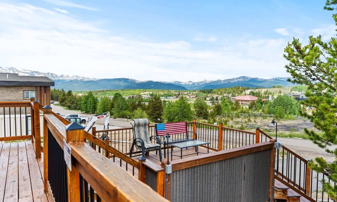 Leadville Apartment | Villa at Treeline with Hot Tub