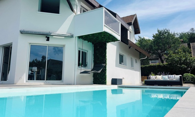 Annecy Old Town Villa | Villa au Calme Avec Piscine et Petite vue lac