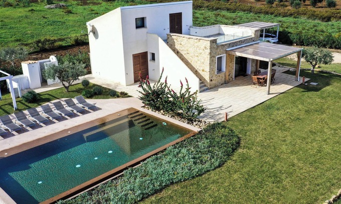 Scopello Villa | Villa Aura Scopello with Infinity Pool up to 8 People, Garden, Wi-Fi, Parking.