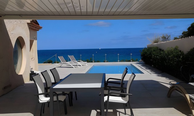 La Nartelle Villa | Villa 'Baraka' with Sea View, Wi-Fi and Air Conditioning