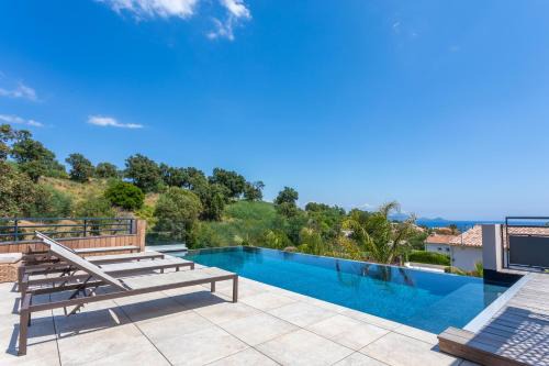 Les Issambres Villa | Villa Belenos Piscine vue mer