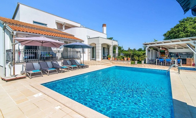 Svetvincenat Villa | Villa Bella by Villa Plus