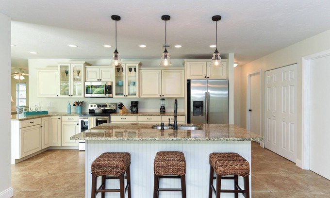 Laurel Villa | Villa Bellini 3BR/2BA, heated private pool, huge fenced-in backyard, petfrienly