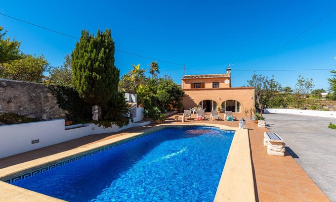 Paratella Villa | Villa Benimarco - PlusHolidays