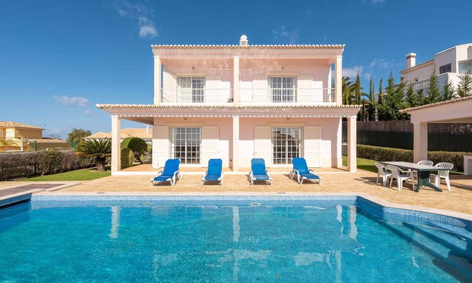 Cerro de Aguia House | Villa Célia by Gabi Miguel