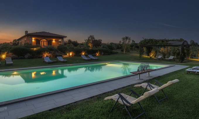Montalto di Castro Villa | Villa Cacciata Grande 8+3, Emma Villas