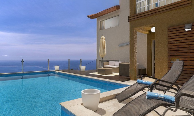 Estrela da Calheta Villa | Villa Camacho III - House on the seafront
