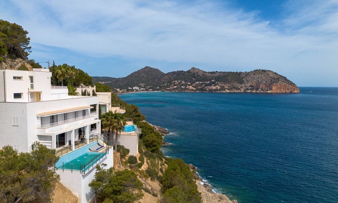 Capdepera Villa | Villa Can Biel Canyamel, exclusive modern villa on the first line with spectacular views of the sea in Canyamel
